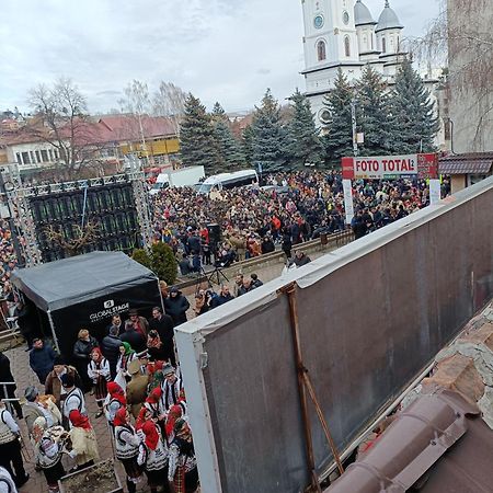 Apartament Manu Tg Neamt Târgu Neamţ Bagian luar foto